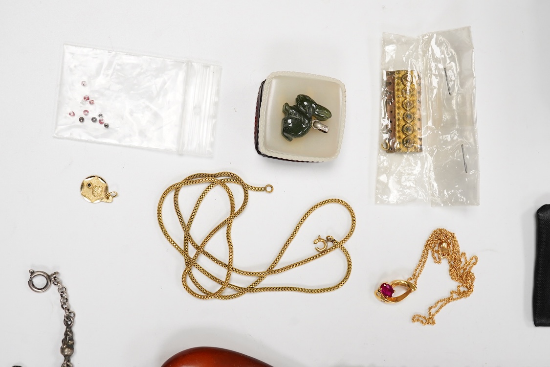 A collection of assorted jewellery including a stylish textured 925 necklace, 76cm and a similar bracelet, 18cm, a Portuguese white metal hinged bracelet, a white metal necklace with amberoid pendant, a white metal and g